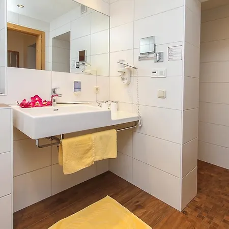 Hotel Oberwirt - Nahe An Saalbach Und Zell Am See, Sommercard Viehhofen